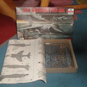 ESCI model kit Sear Harrier FRS MK 1 military plane 1/72 not put together